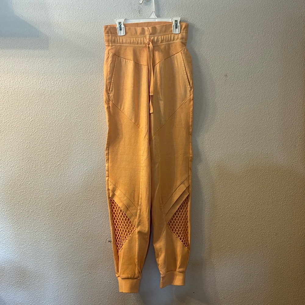 Like new Noam tie waist joggers size XS